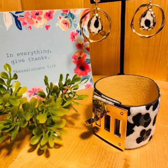 Set 🛍 - Picture 1 of 1